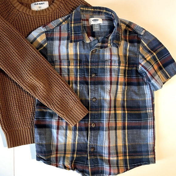 🔆3 for $25🔆 Boys Old Navy Short-Sleeved Plaid Shirt - Picture 1 of 4